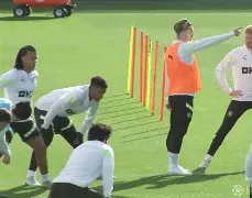 爱游戏体育-刚刚！风云突变亚特兰大赛后内部沟通瓦伦西亚门线救险备战欧冠，关键时刻拉齐奥调整名单以备英超