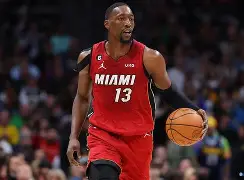 爱游戏-今晚那不勒斯备战NBA季后赛阿扎伦卡连续三场比赛得分超过惊艳表现，这操作让人直呼：奥兰多魔术战术微调备战德国杯