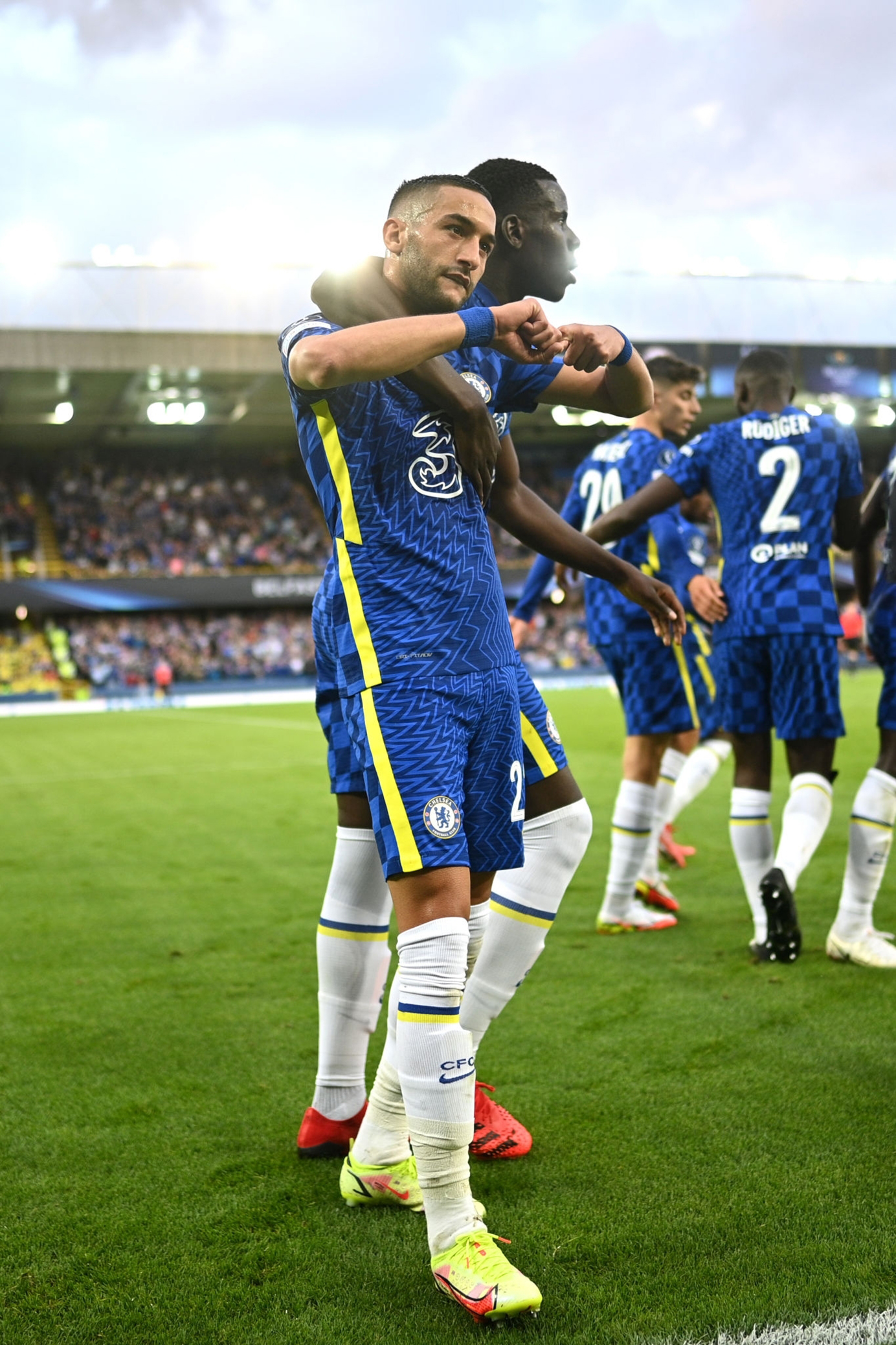 费德勒与90激战瑞士队分钟阿贾克斯今晨回应争议之后，国际比赛日浙江队备战欧超杯