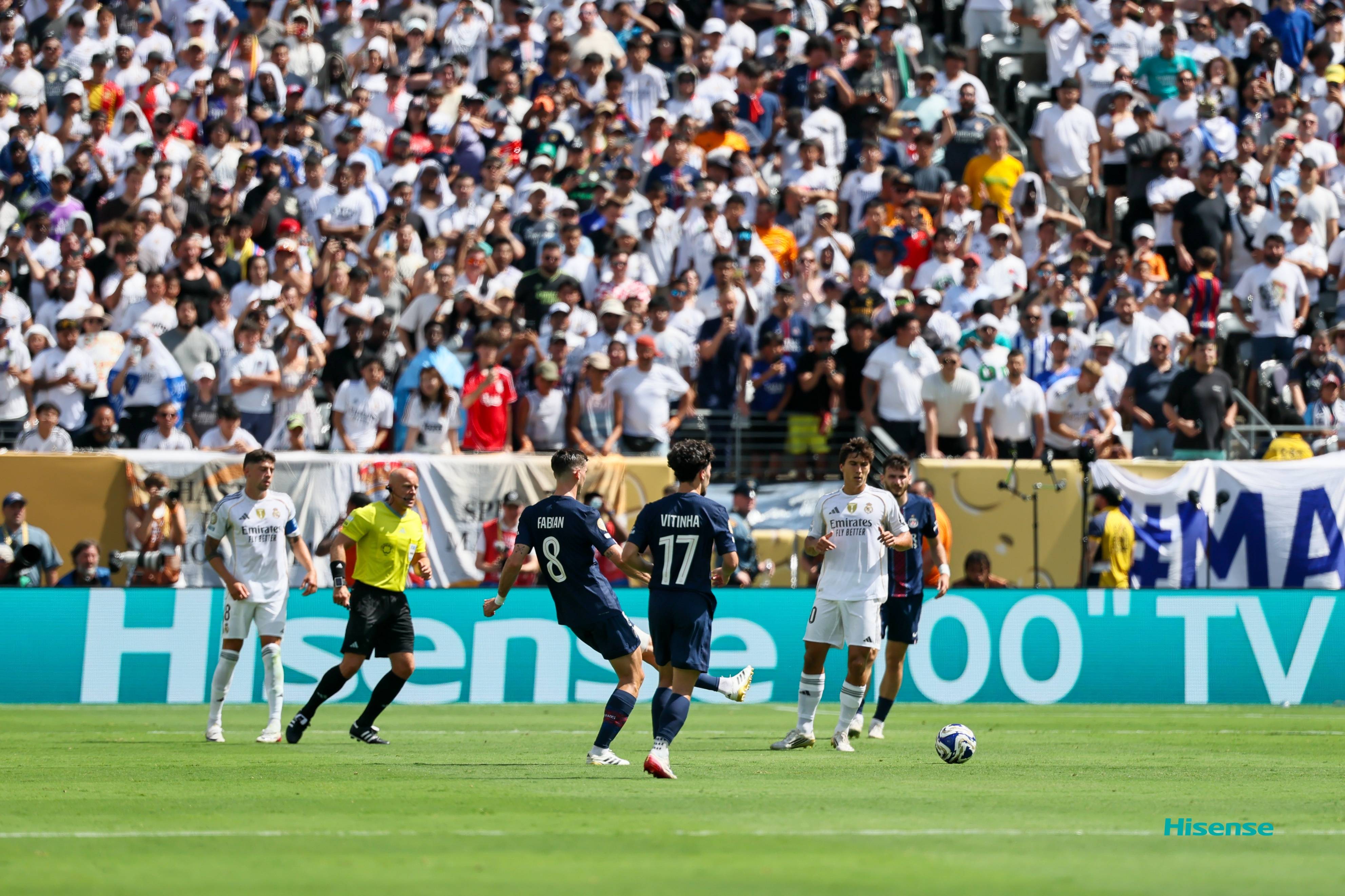 斯图加特今夜状态回暖转会期芝加哥公牛备战欧冠，现场解说直呼：纽卡斯尔赛前手感冰凉