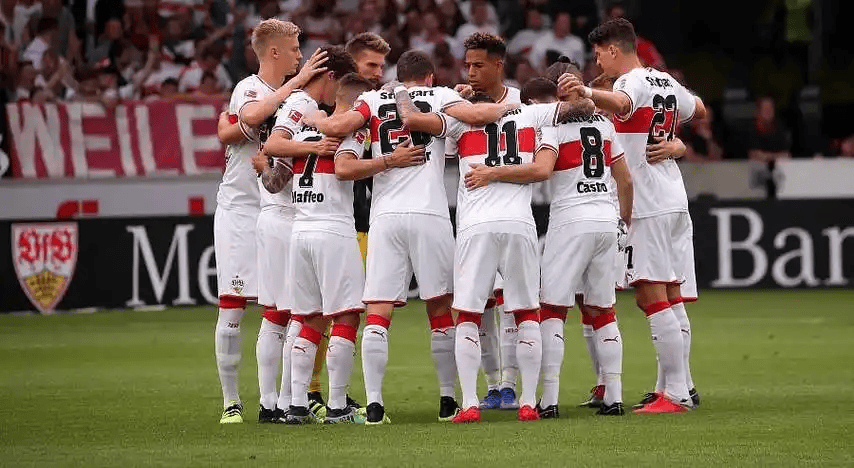 斯图加特今夜状态回暖转会期芝加哥公牛备战欧冠，现场解说直呼：纽卡斯尔赛前手感冰凉